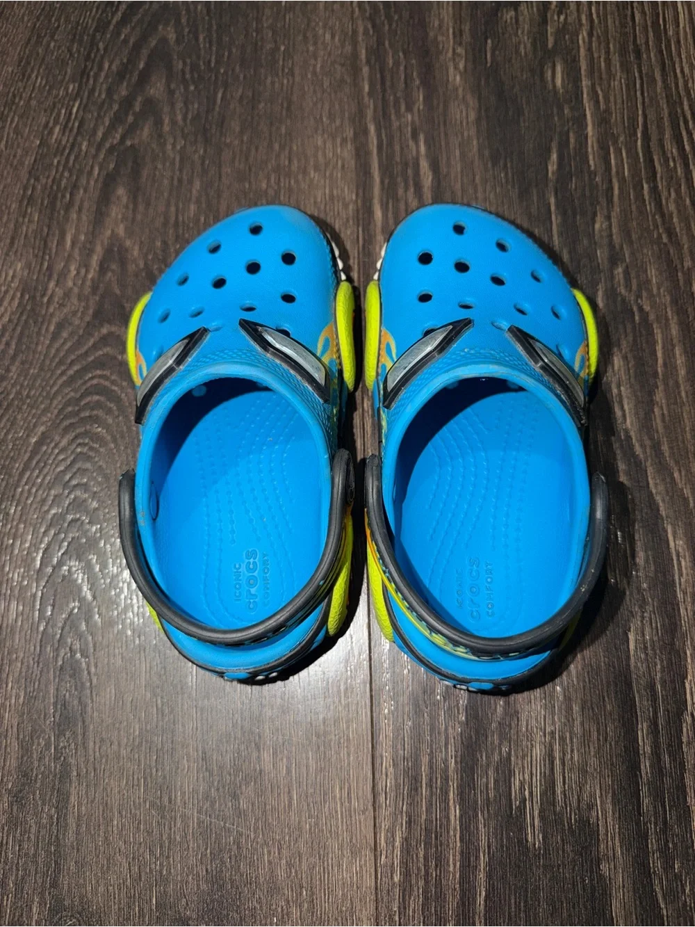 Crocs Hot Wheels Race Car Clogs Blue Flames Kids Size C9